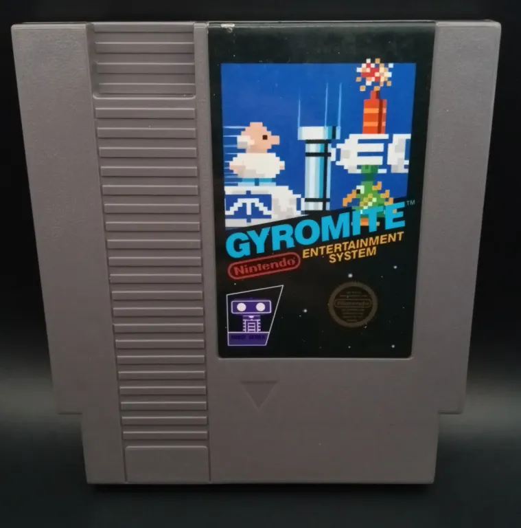 A photo of the game: Gyromite