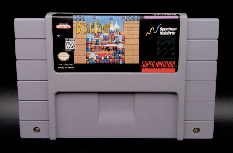 A photo of the game: Breakthru!